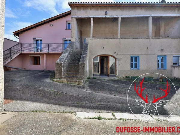 Vernaison 69390 Authentique Corps de ferme de 172m² Dépendances 210m²Maison 7 pièce(s) 172 m2