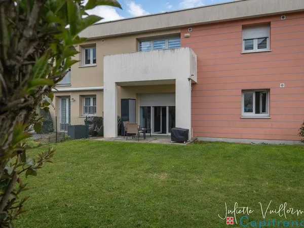 LA MOTTE SERVOLEX (73290) : Appartement T2, jardin, cave et une place de parking privative