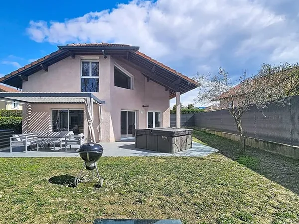 Maison Douvaine 8 pièce(s) 190 m2