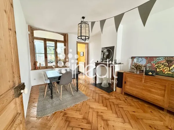 Charmante maison au canon d'or avec 3 chambres et bureau
