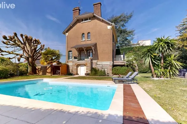 Maison de caractère - 220 m² - Jardin plein sud avec piscine - Rond-Point de Paris