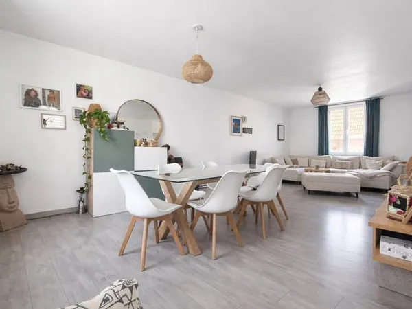 Charmante maison 4 pièces rénovée avec grange à Ostwald 6754