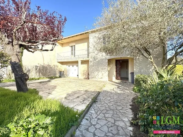 Castres (81), quartier calme proche du centre, maison 4 pièces avec jardin et garage
