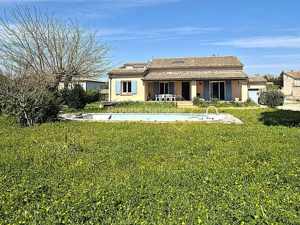 Villa sur Monteux avec piscine et garage sur 2000m²