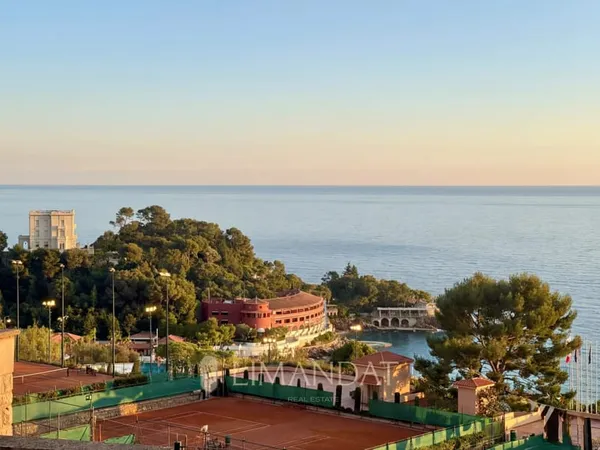 A deux minutes à pied de Monaco, 3 pièces excellent état 78 m2 - terrasse/jardin 45 m2 - terrasse vu