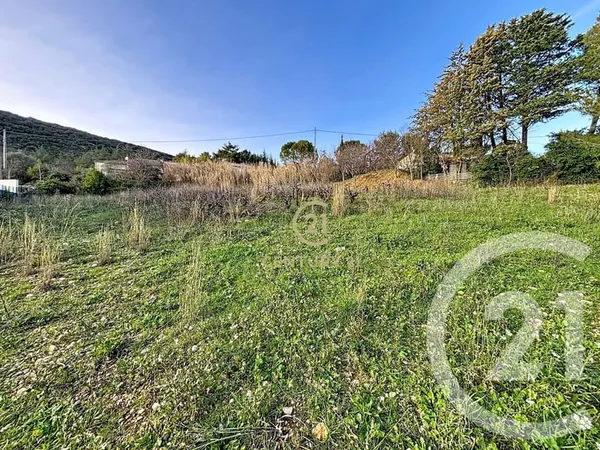 Terrain 600 m²