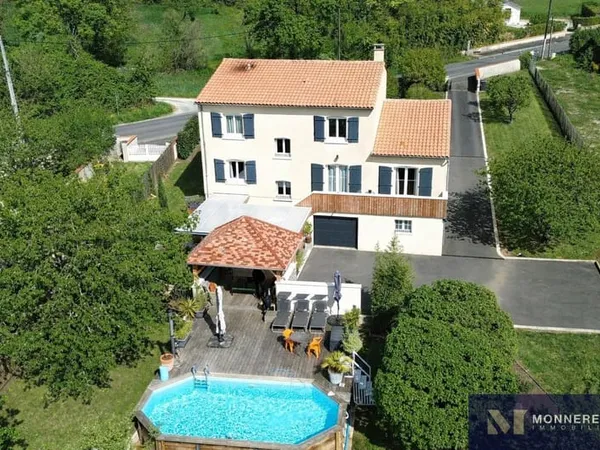 MAISON 6 CHAMBRES AVEC PISCINE