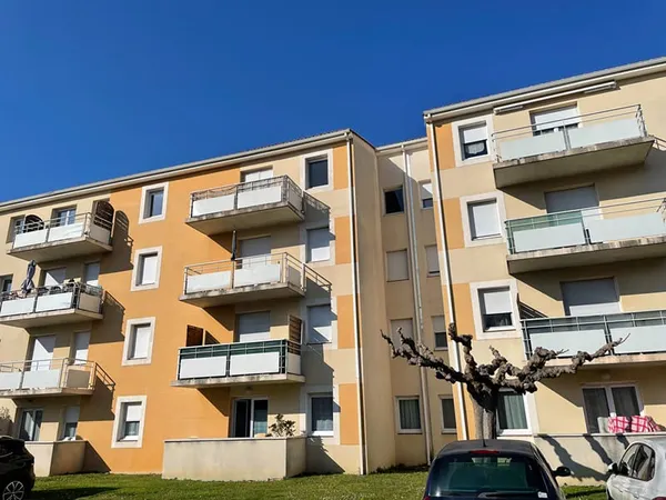 CAVAILLON APPARTEMENT 2/3 PIECES BALCON/LOGGIA PARKINGS