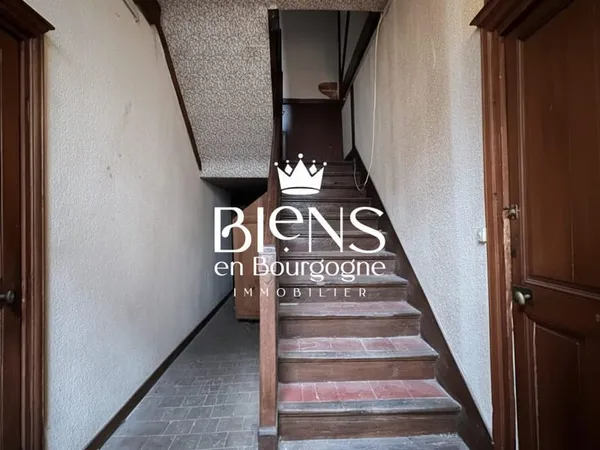 BEAUNE APPARTEMENT GRANDE SURFACE A RENOVER AU CENTRE VILLE HIST