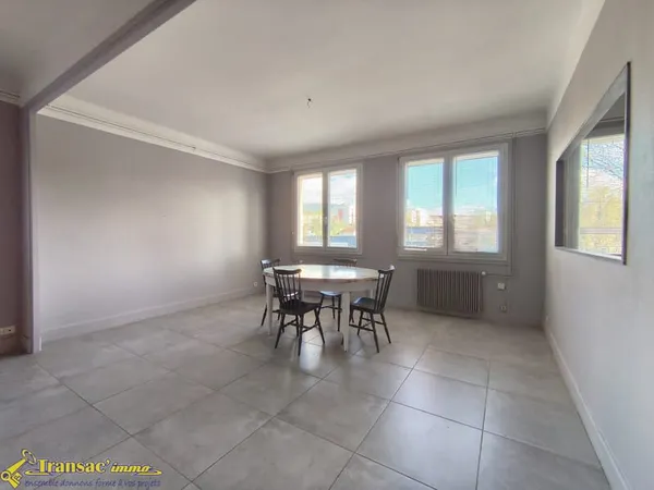 Bas de Thiers, appartement type F4 au 1er étage avec une ter