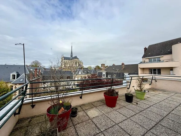 Magnifique T4 en duplex en hyper Centre avec vue Cathédrale