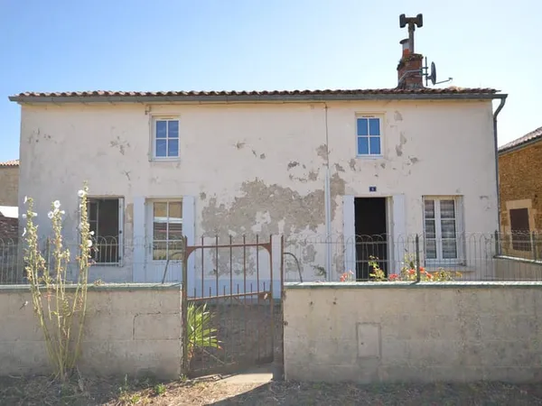 Jolie maison ancienne de bourg