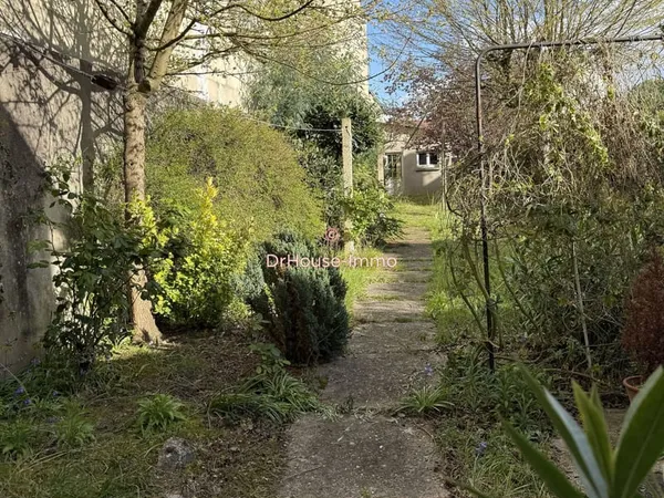 Emplacement privilégié, au calme et proche gare maison familiale avec fort potentiel