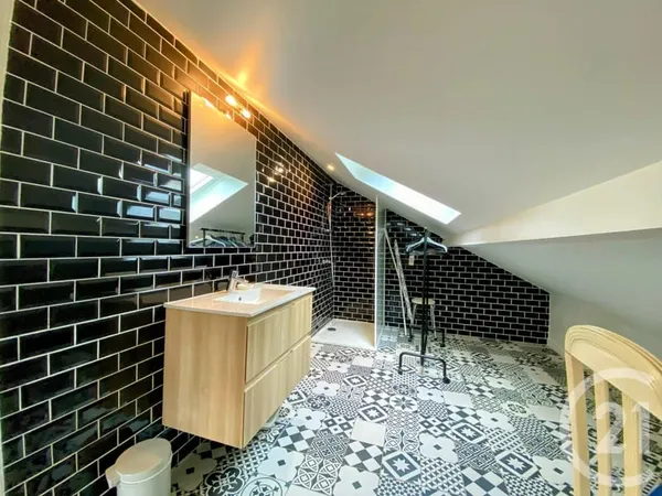 Maison 3 pièces 153 m²