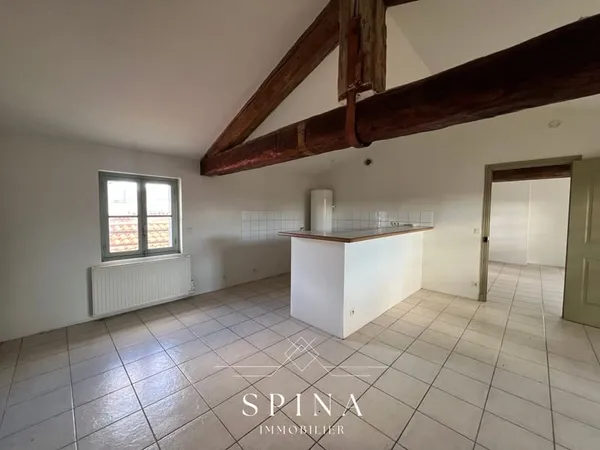 Appartement T2 duplex - 60,13m2 en R+3 & 4 - Centre historiq