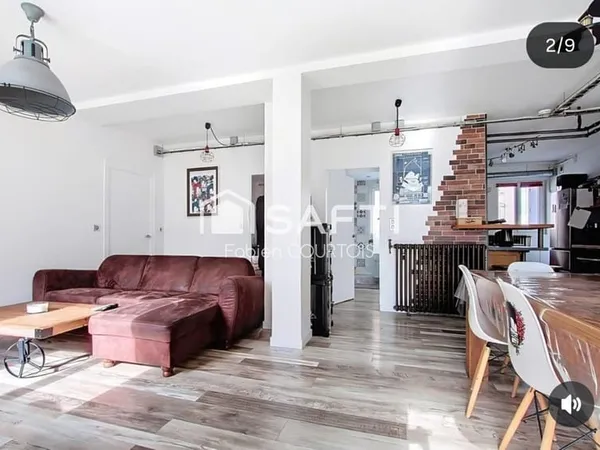 Appartement avec belle surface , 4 CHAMBRES , clair et au calme .