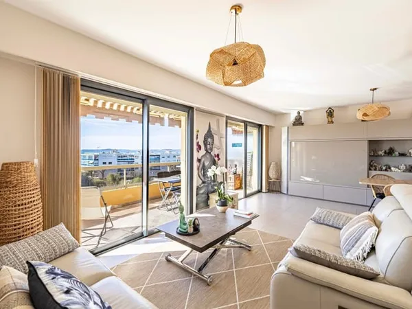 SAINT-LAURENT-DU-VAR Vespins 4P 99m² refait à neuf terrasse caves garage