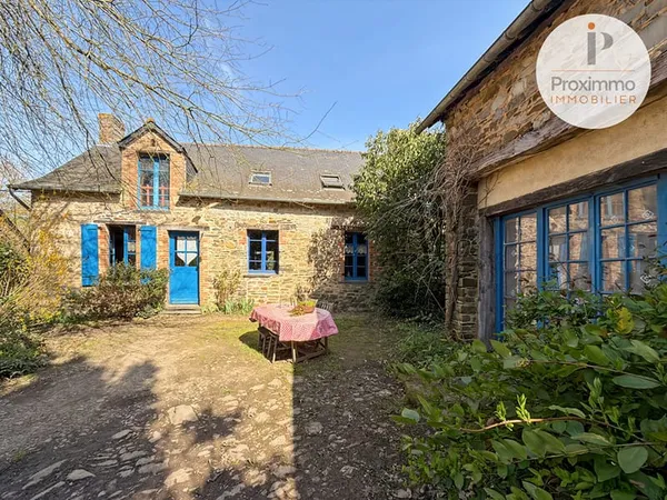 A VENDRE CORPS DE FERME AVEC MAISON EN PIERRES ENV 117 m² - DEPENDANCES - TERRAIN ENV 3500m² -LALLEU
