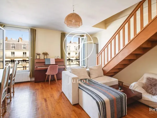 Paris 17e - TERNES - Appartement duplex à vendre - 5 pièces - 89,85m² Carrez et 132,75m² au sol - 3 