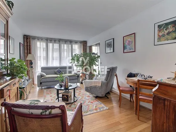 Appartement traversant quartier Rive Gauche/RERC