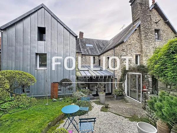 Charmante maison en pierre à vendre à Coutances - Rare sur le marché !
