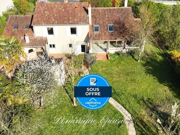 Havre de paix à Nouaillé : Maison 105 m² + Véranda 25 m², 3 CH, sans vis-à-vis. Proche commerces et 