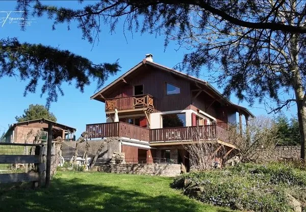 Maison / Chalet 142 m² + dépendances - 5 000 m² de terrain - Environnement exceptionnel & fort poten