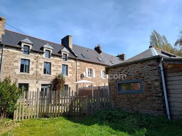Maison en pierres 126 m² et dépendances