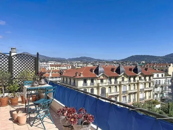 Carré d'Or - Dernier étage avec terrasses et vue mer