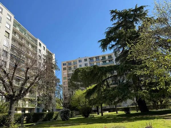A Saisir pour investisseur à Nimes proche de Duhoda Appartem