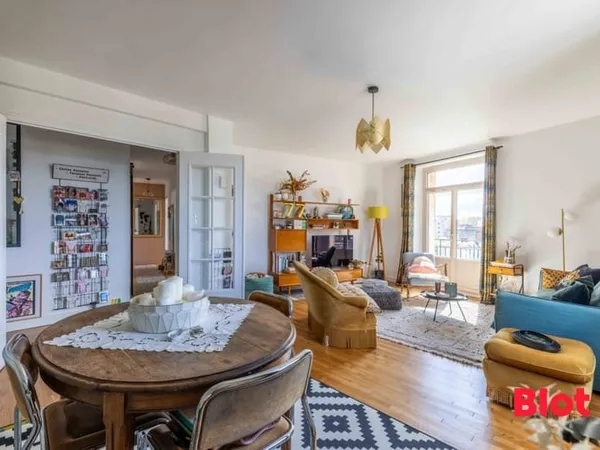 A VENDRE EN EXCLUSIVITE - RUE DE VERN/LEON BOURGEOIS - TYPE 5 - GARAGE - CAVE - GRENIER