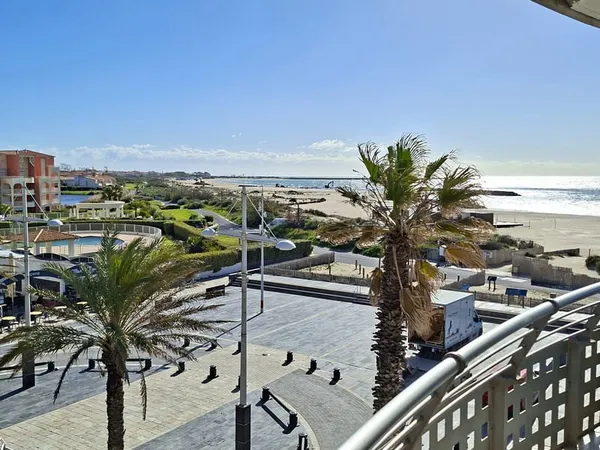 ROCHELONGUE - BEL APPARTEMENT AVEC VUE MER