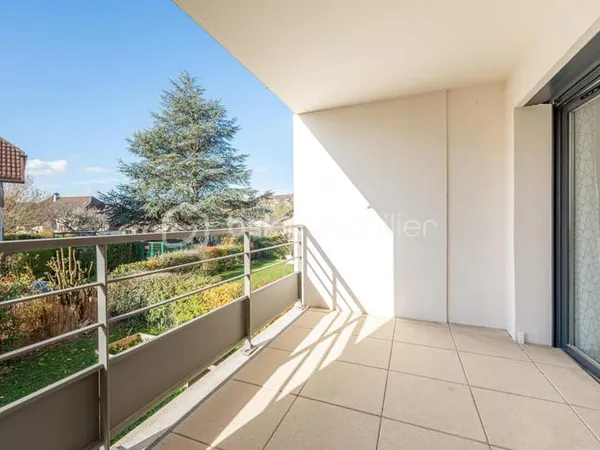 APPARTEMENT T2 43 m² ORIENTE SUD - CENTRE VILLAGE