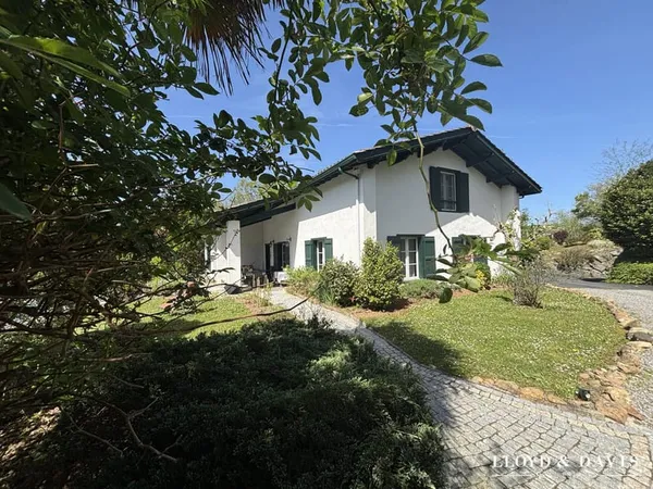 Propriété de charme avec piscine sur terrain 1hectare