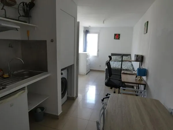 97490 Ste Clotilde T1 meublé de 20.60 m2 plus parking sécurisé