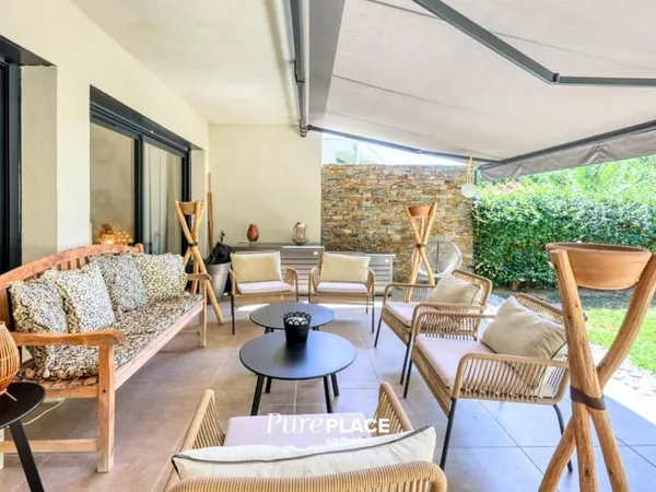 Appartement T4 de 100 m2 à Rayol-Canadel-sur-Mer 83980, Corniche de la Louve