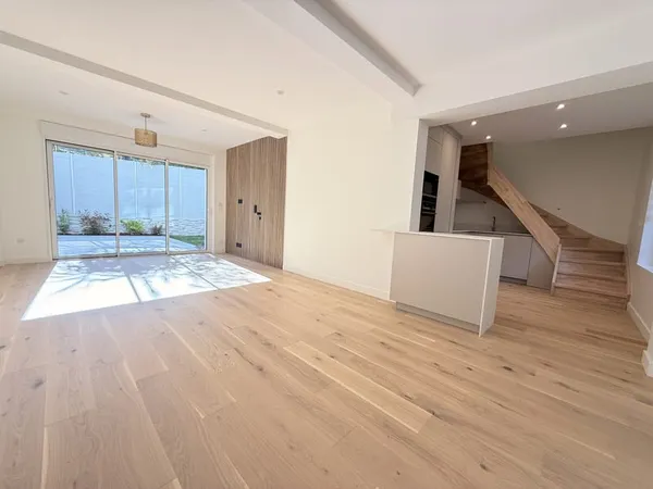 Maison rénovée avec goût à 5 min du remblai et des commerces