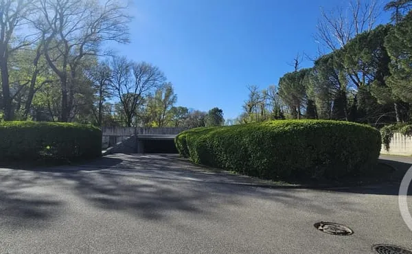 Parking 16 m²