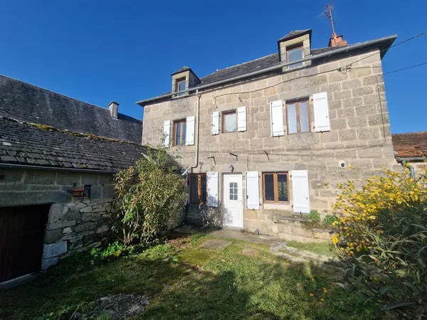 Charmante maison en pierres à Noailles