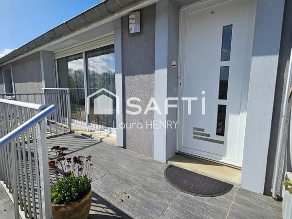 Appartement en duplex rénové de 3 chambres avec balcon et jardinet