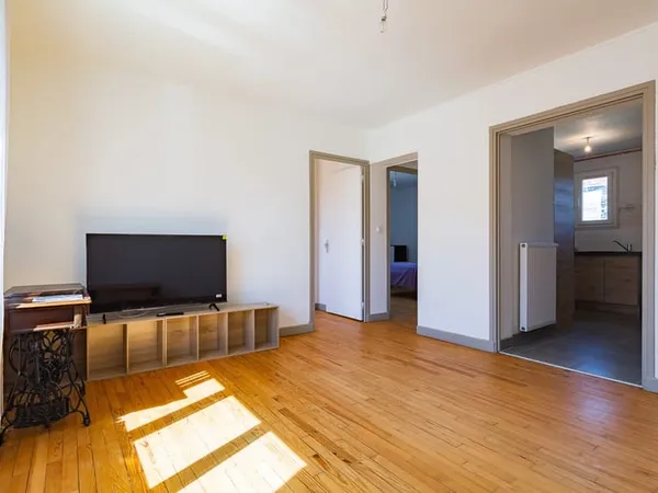 Appartement T4 avec cave, Rue du Marechal Joffre 26000 VALEN