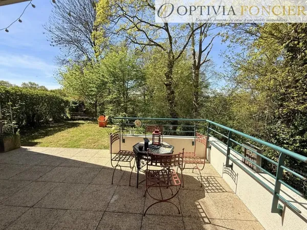 APPARTEMENT A GUICHEN T4 - 3 CHAMBRES - TERRASSE - JARDIN -