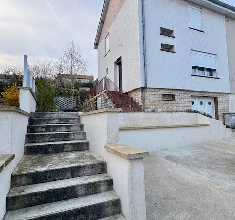 HOMECOURT : Exclusif - Charmante maison 3 chambres, jardin, garage