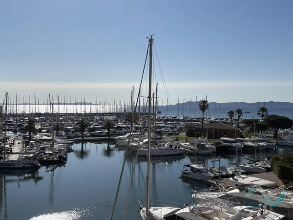 VENTE APPARTEMENT HYERES PORT VUE MER