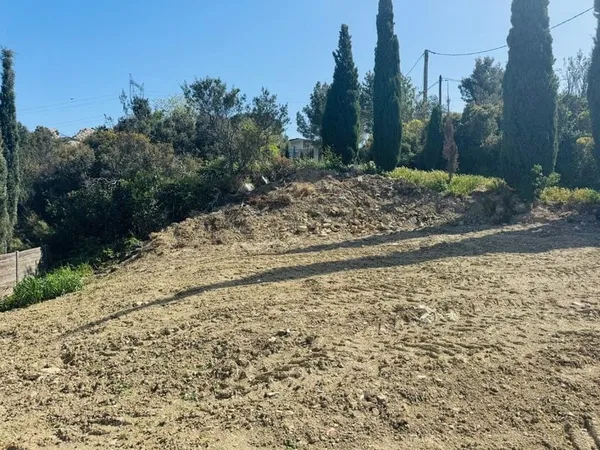 Terrain 320 m²