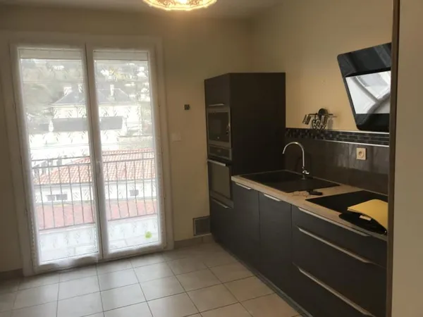 A LOUER APPARTEMENT T4 DANS RESIDENCE LA DOUVE