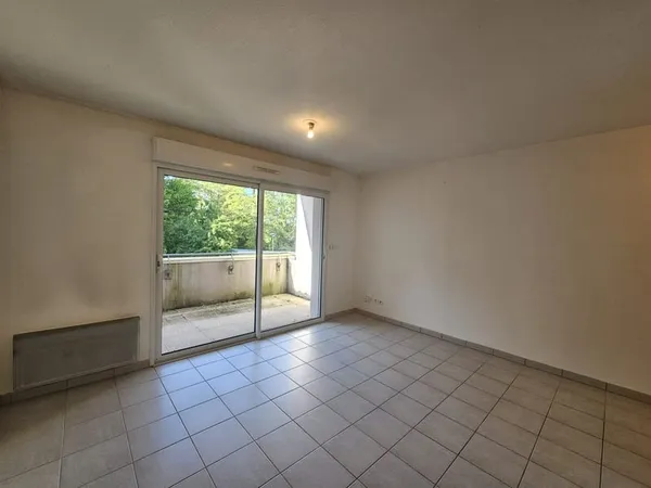 PESSAC SAIGE - Beau T2 de 43 m2 avec BALCON et PARKING