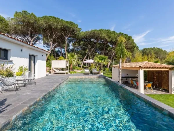 Villa contemporaine aux prestations haut de gamme - Puget-sur-Argens