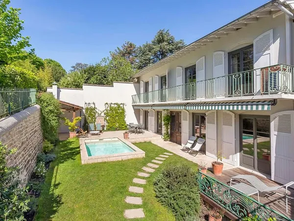 Maison de ville de charme avec piscine au coeur de Saint-Cyr-au-Mont-d'Or
