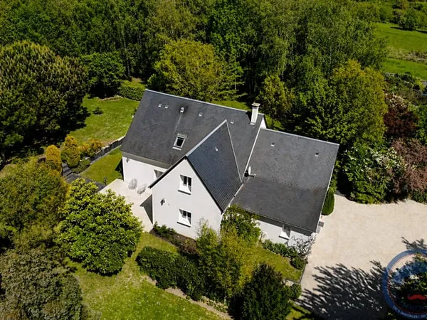 Maison familiale 'clés en main' au coeur de St Cyr sur Loire